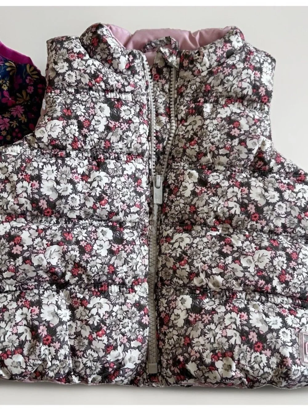 Gap Baby Girl Puffer Vest Lot Size 18-24 Months Floral Pink Black White 2pc EUC